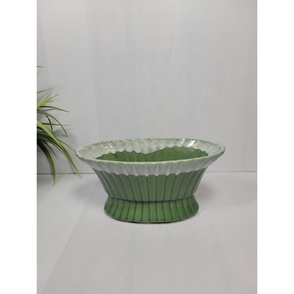 Vintage Oval Planter Olive Green Ribbed Drip Edge - Picture 1 of 6